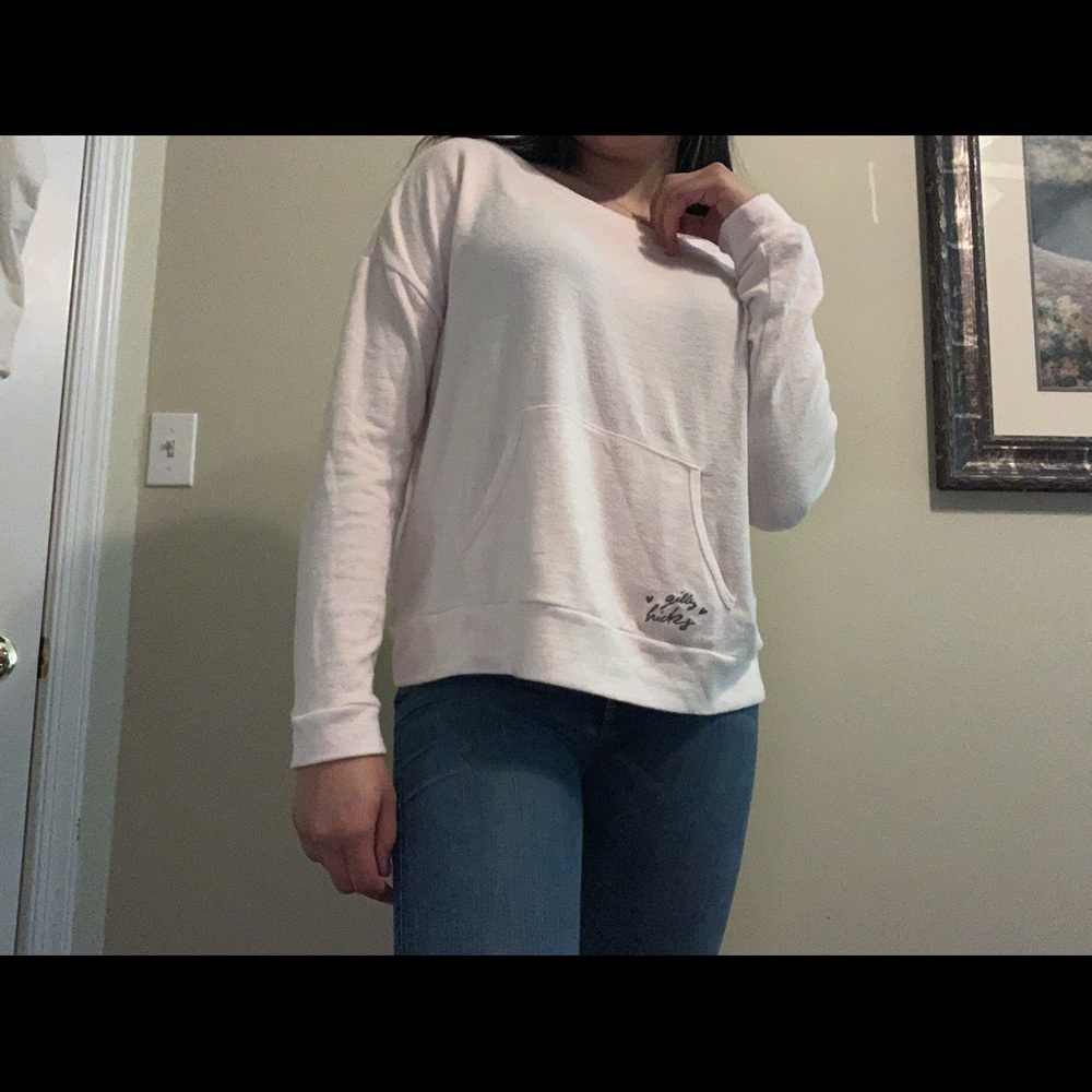 SOFT COMFY SWEATER!